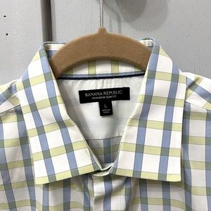 Banana Republic, size:L, color: white, blue and green.